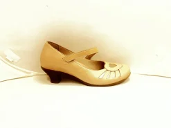 6380 Tuscany (Last Pair: Size 37)